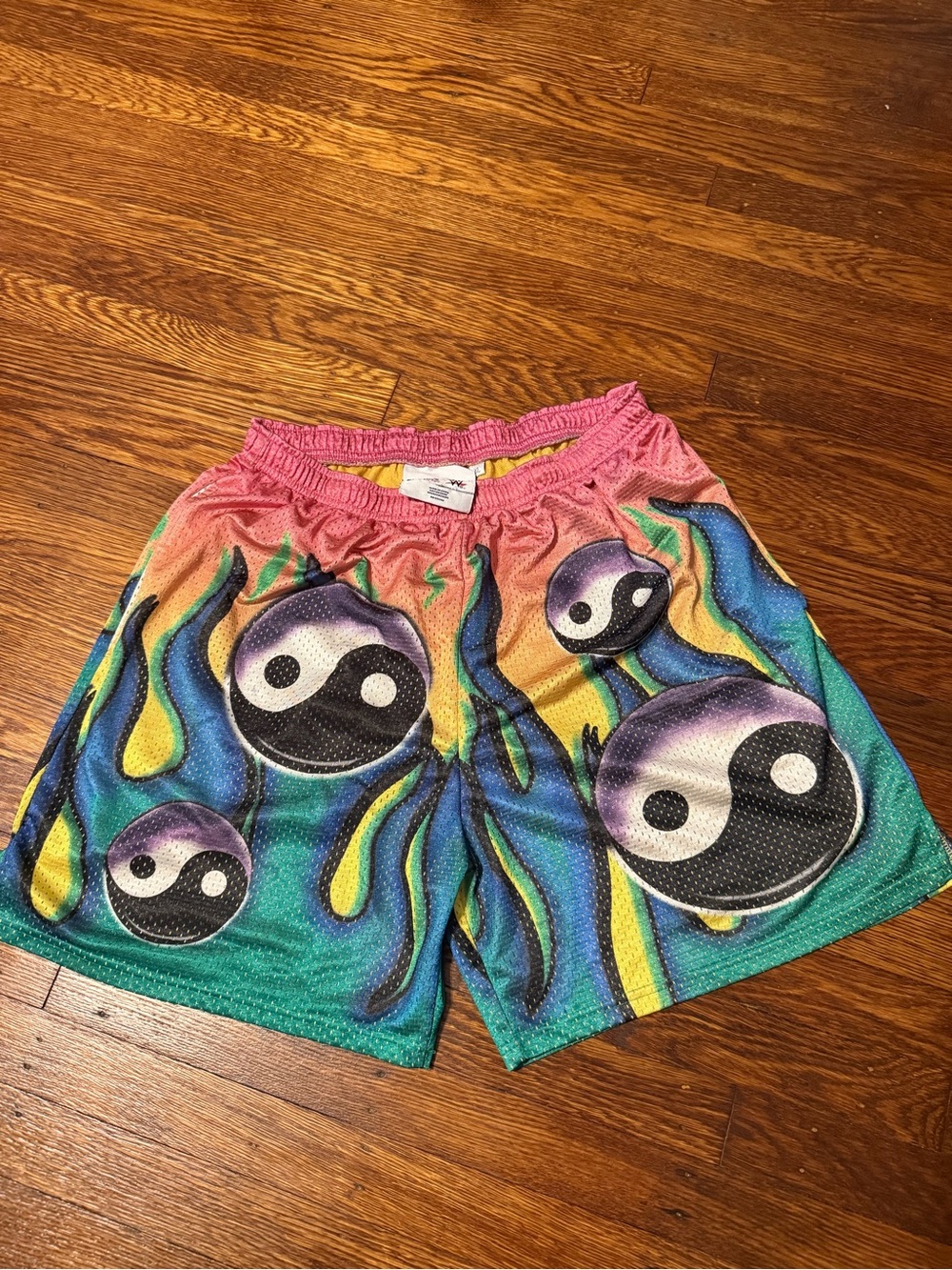 Rob Van Dam “RVD” Chalk Line WWE Mesh Graphic Print Shorts Multicolor XL